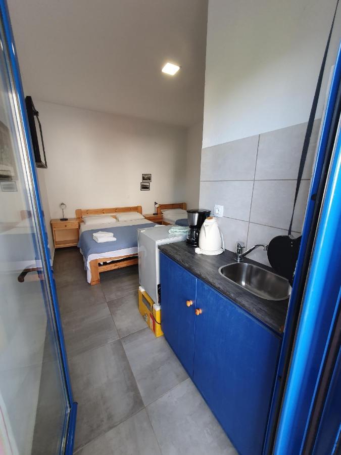 Babis & Popi Rooms And Studios Frangokastello Екстериор снимка